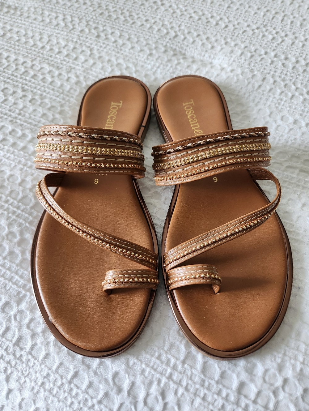 Women's Tan Embellished Toe-Ring Sandals